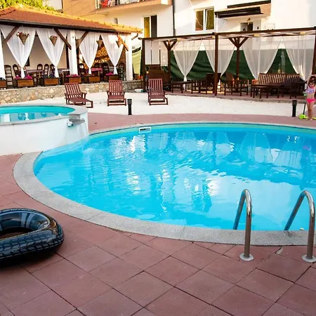 Hotel Bashoski 3*