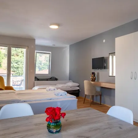 Bashoski 3* Peštani